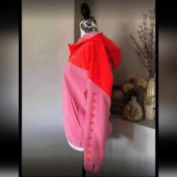 Under Armour Women’s Running / Storm Jacket Loose Fit Pink NWT - Picture 3 of 5